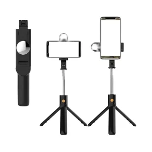 A vlogger using the Gamma K10S-L LED tripod content creator with a smartphone attached.